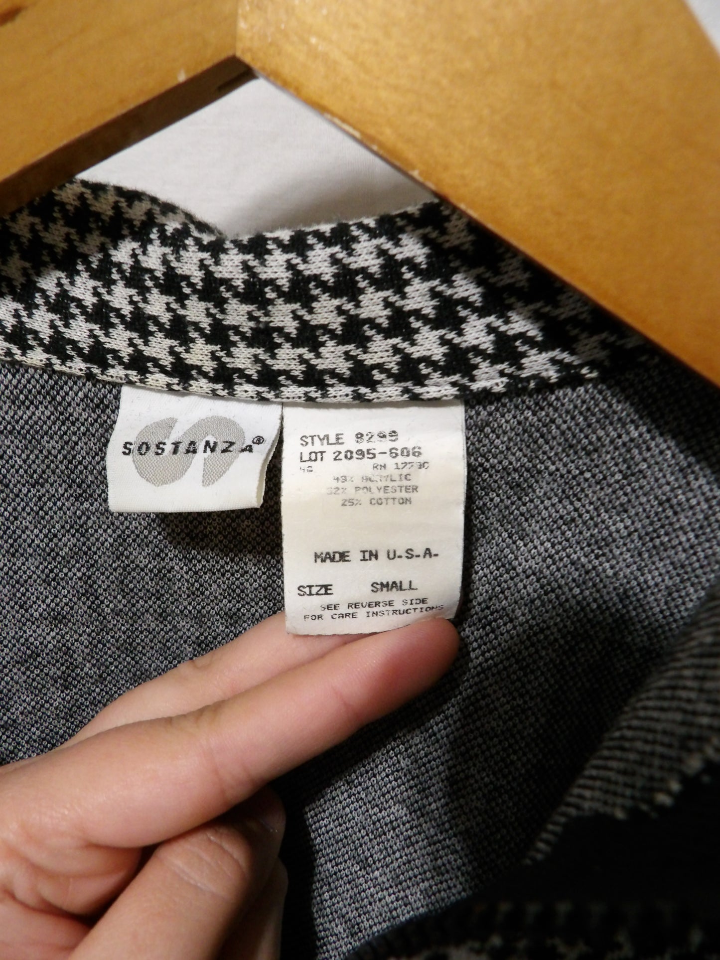 SOSTANZA Vintage Cropped Sweater | S