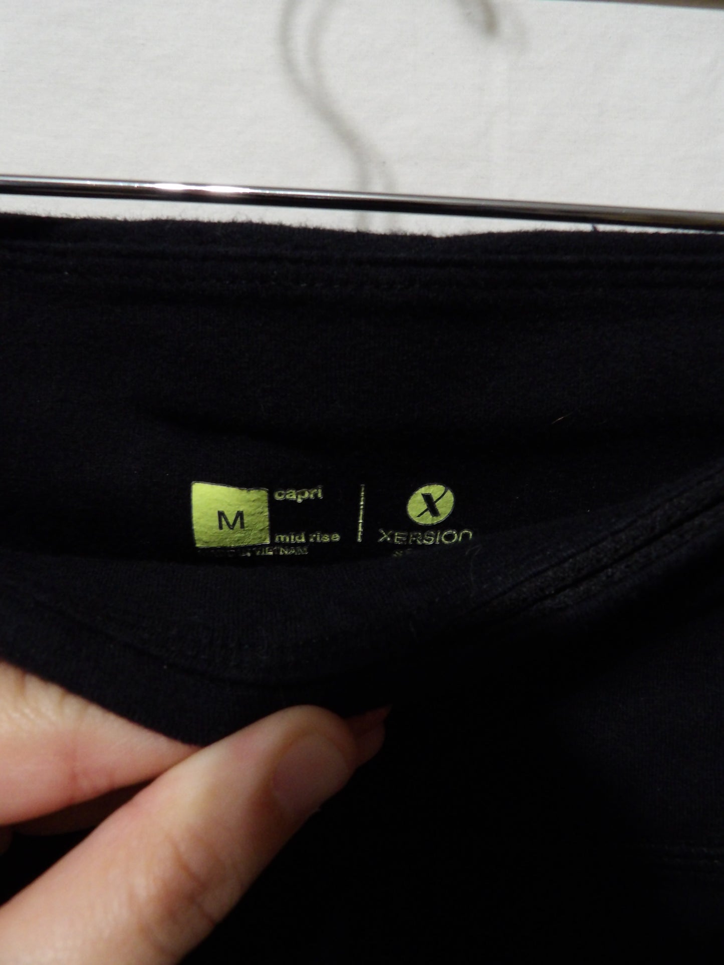 XERSION Knee Length Leggings | M
