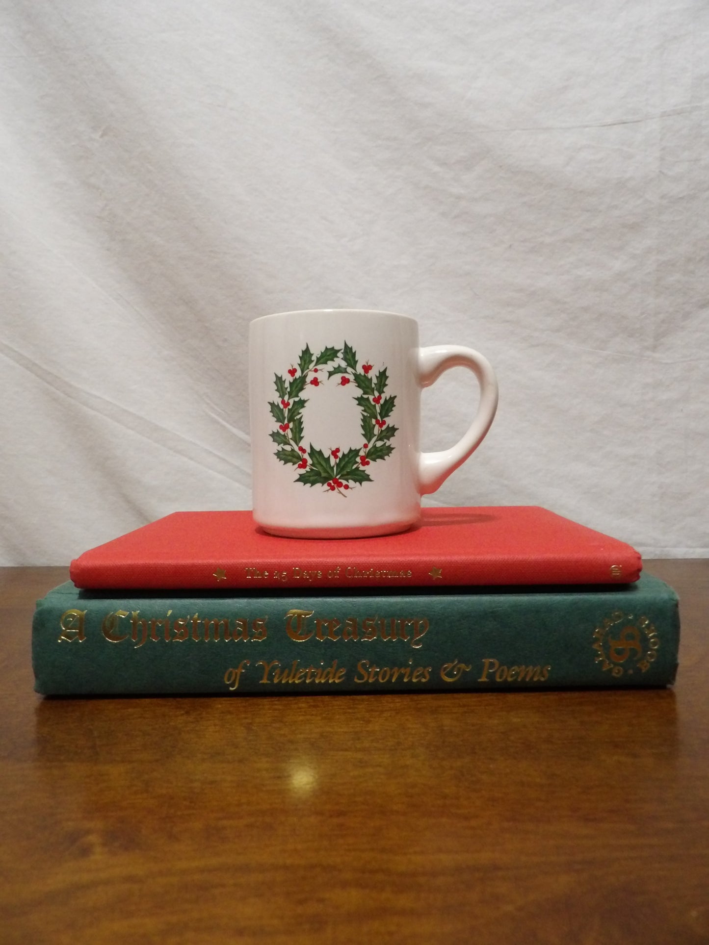 VINTAGE Holly Wreath Mug