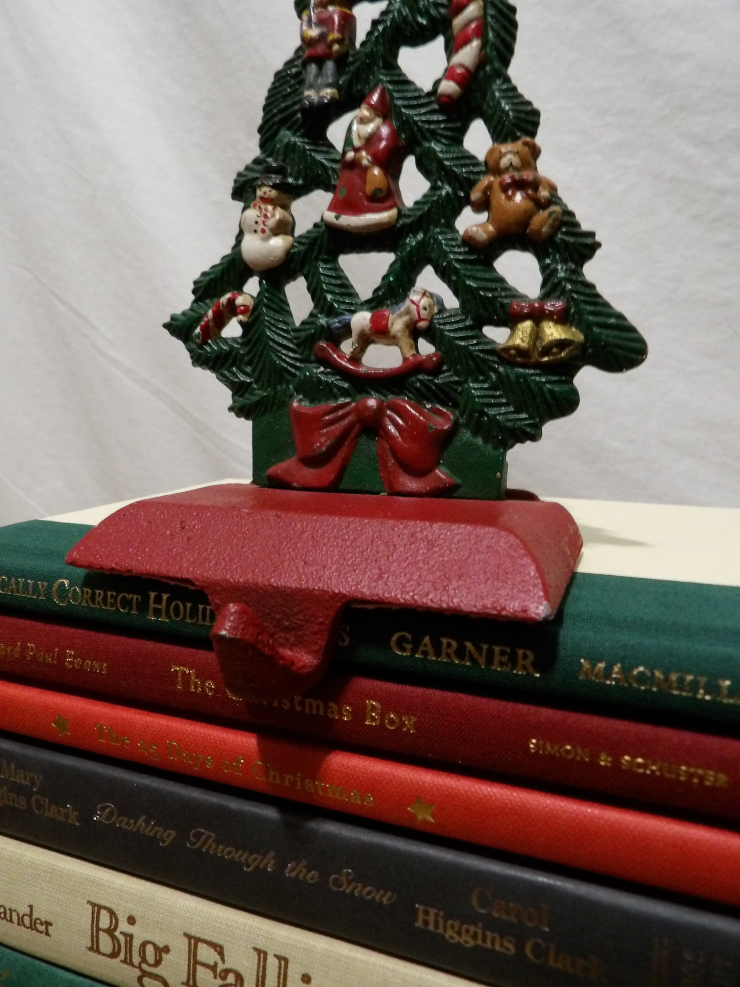VINTAGE Midwest Importers Cast Iron Tree Stocking Holder