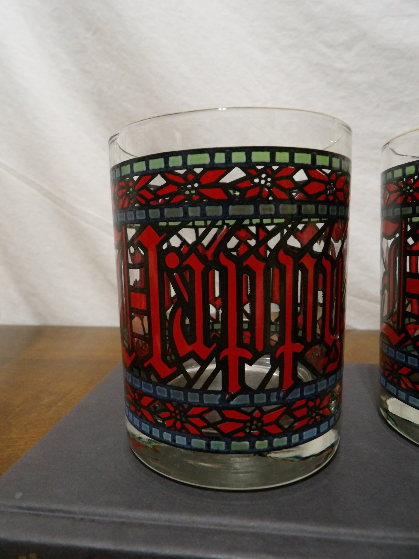 VINTAGE Pair of Houze "Happy Holidays" Glasses