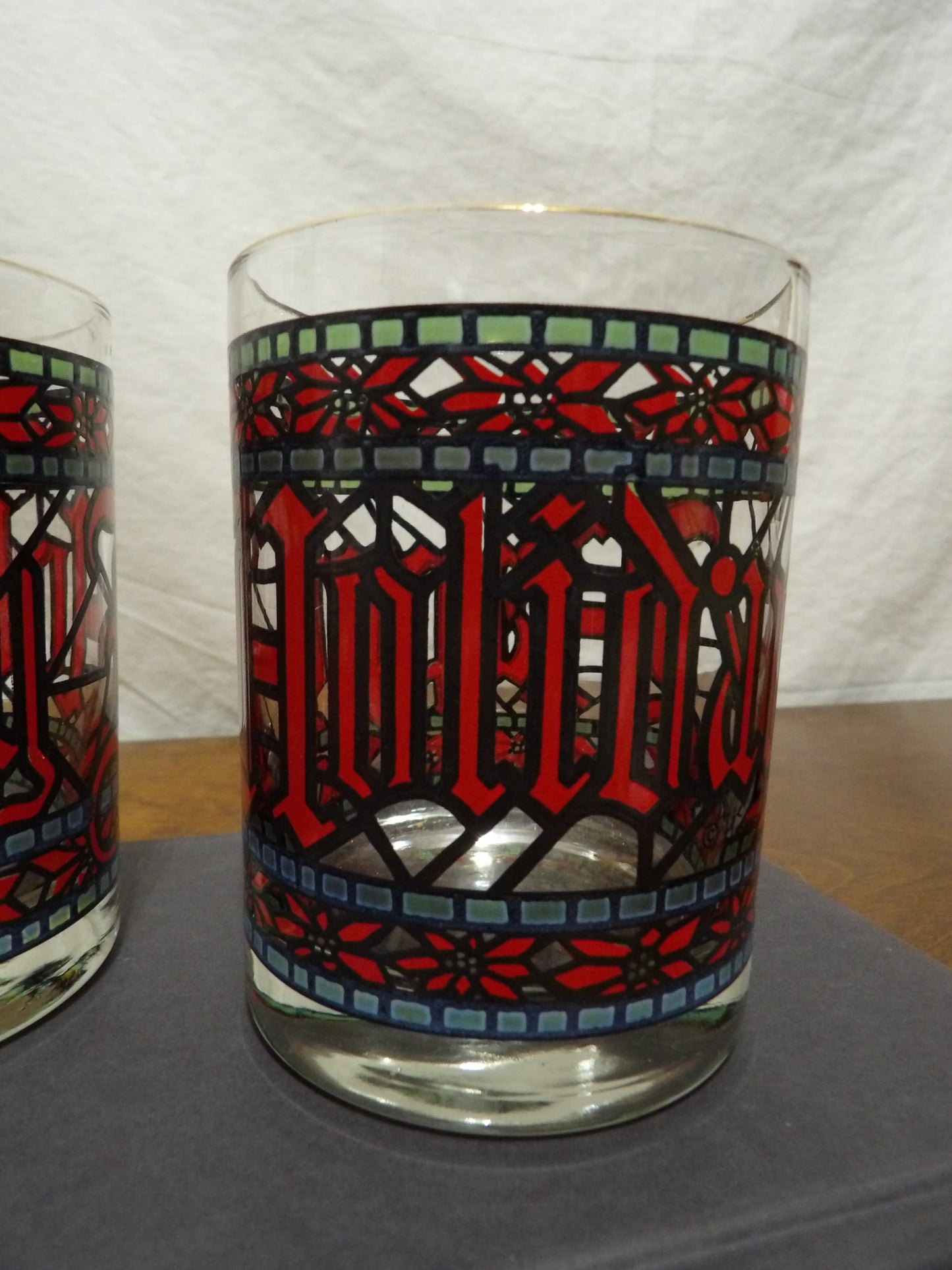 VINTAGE Pair of Houze "Happy Holidays" Glasses