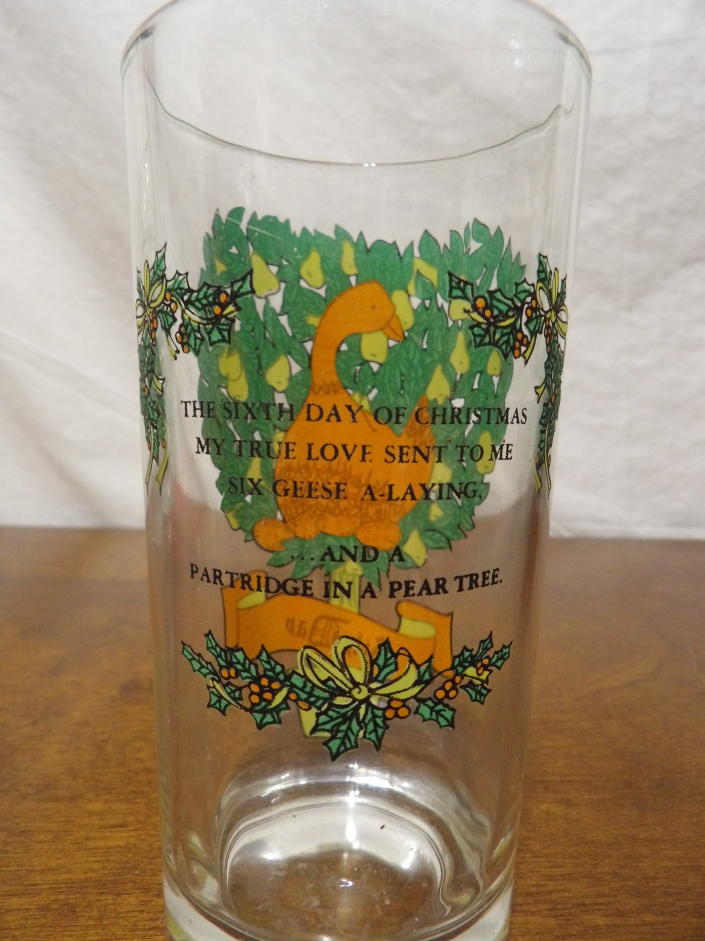 VINTAGE Jeanette Glassware Sixth Day of Christmas Glass