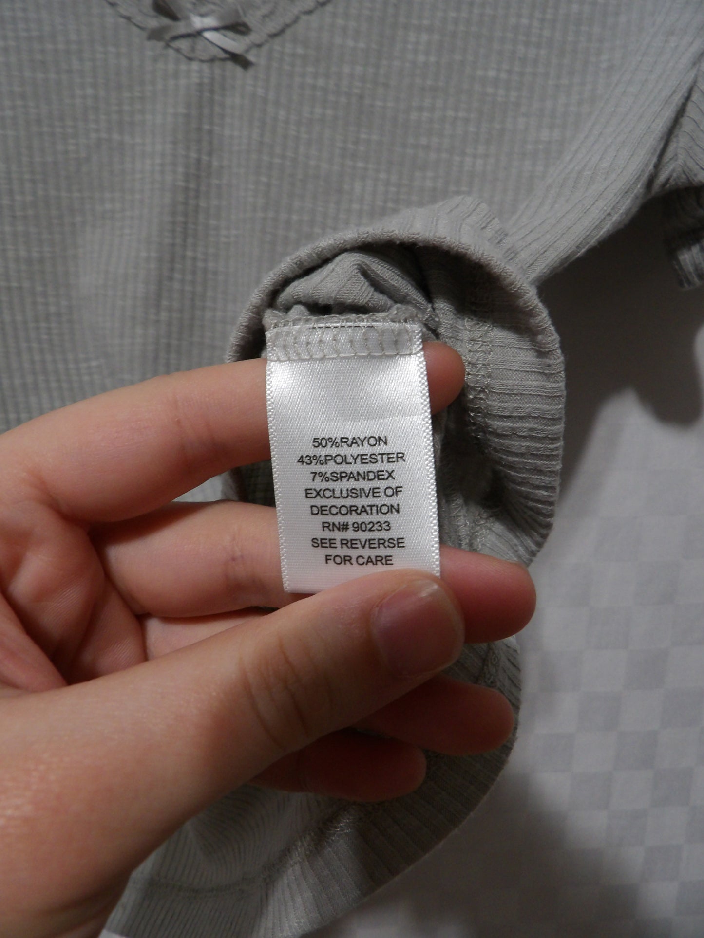 ME TO WE Ribbed Crop Top w/ Lace Neckline | M