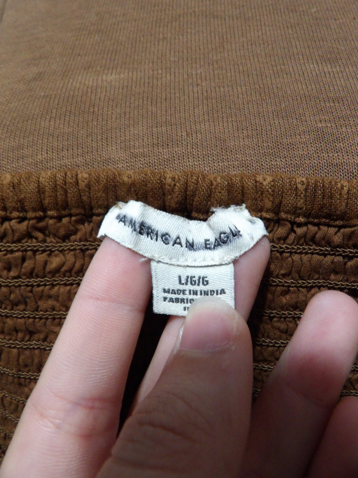 AMERICAN EAGLE Cropped Puff-Sleeve Smocked Blouse | L