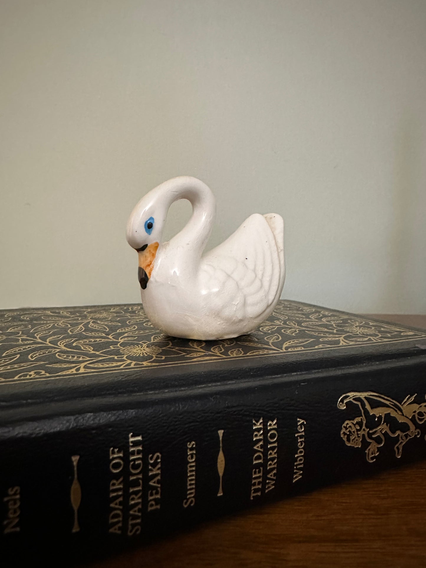 VINTAGE Mini Ceramic Swan Figurine
