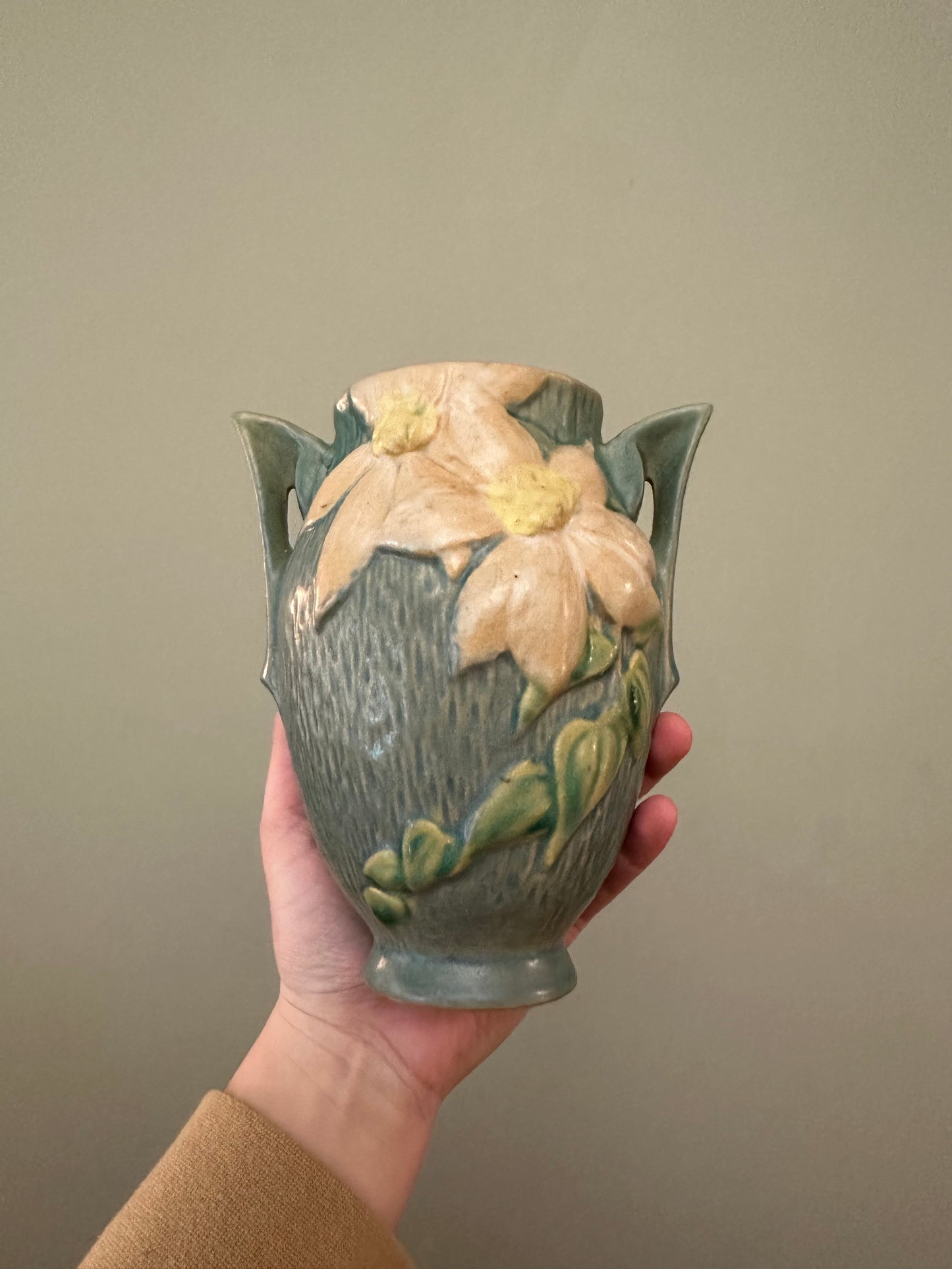 VINTAGE Roseville Pottery Blue Clematis Vase