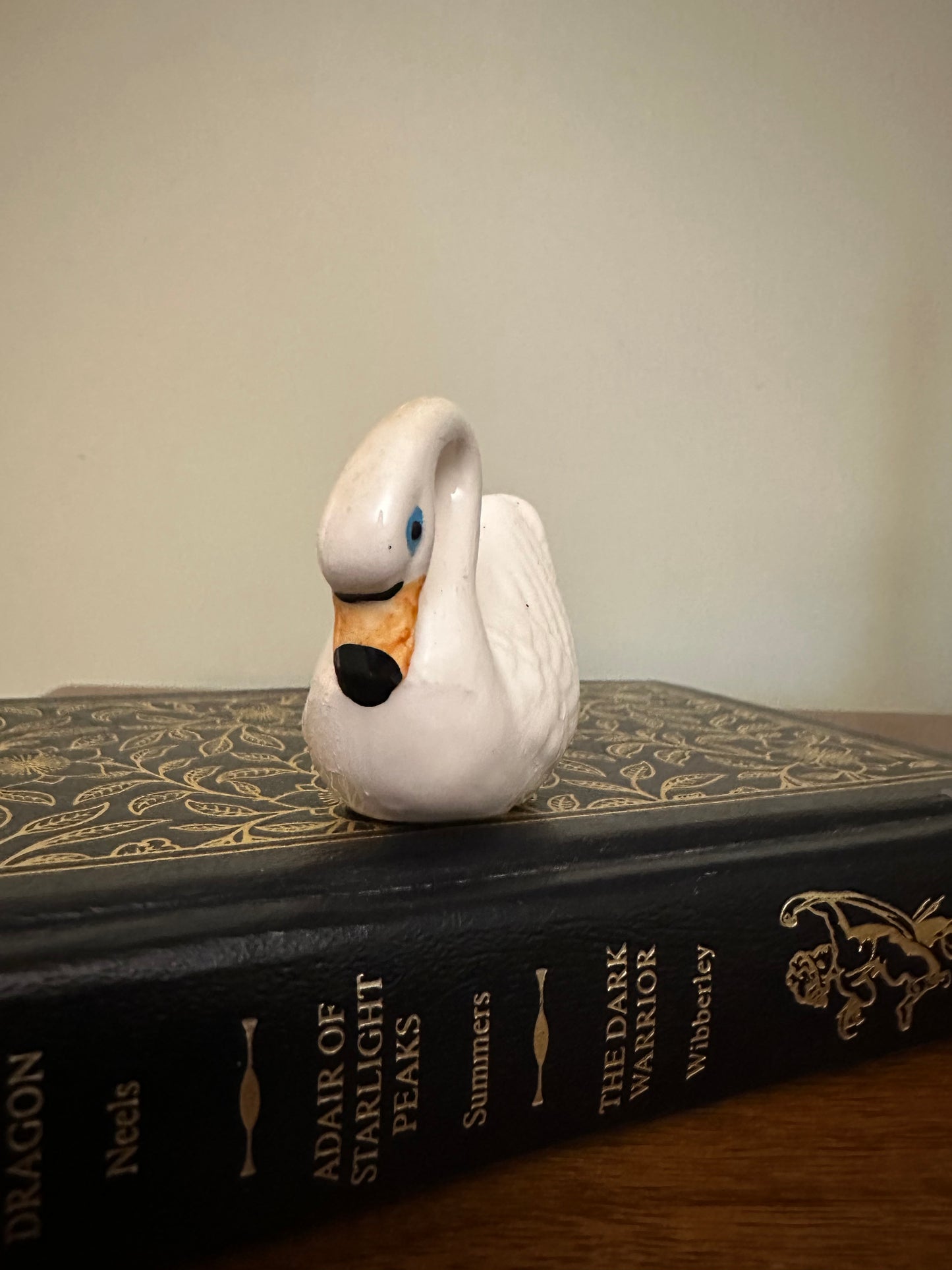 VINTAGE Mini Ceramic Swan Figurine
