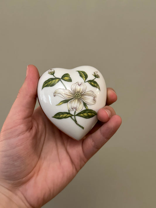 VINTAGE Lefton Heart Shaped Dogwood Flower Trinket Box