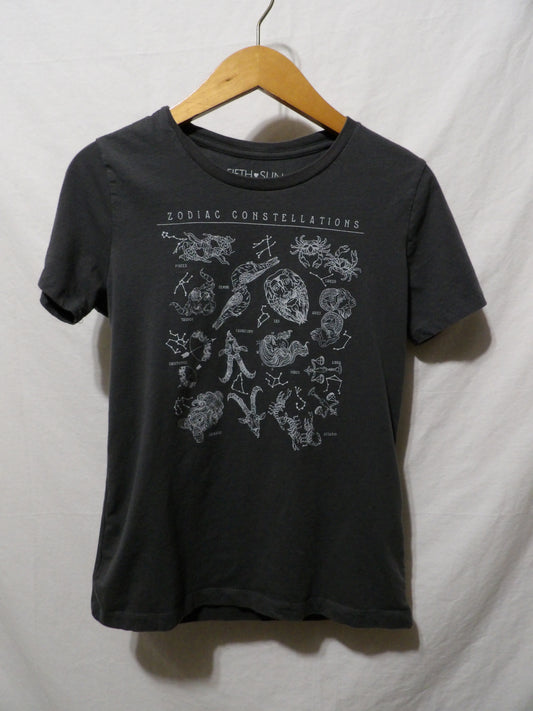 FIFTH SUN Zodiac Tee | L