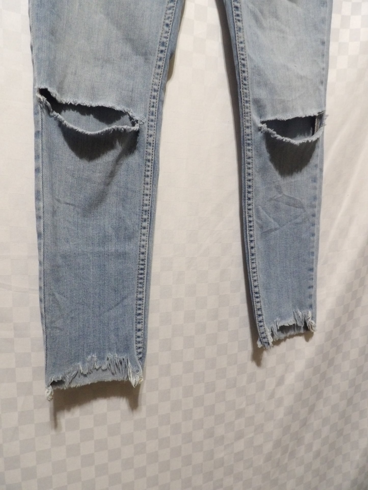 FREE PEOPLE Distressed Jeans | 26