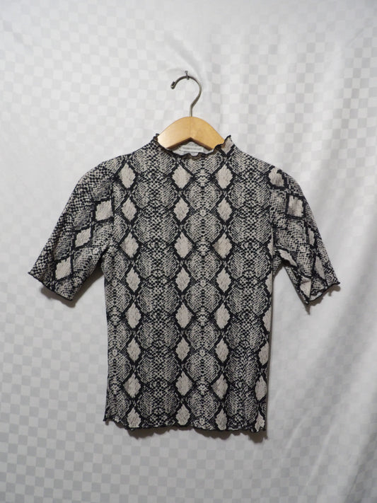 CAUTION TO THE WIND Snakeskin Mock Neck Blouse | XS-S