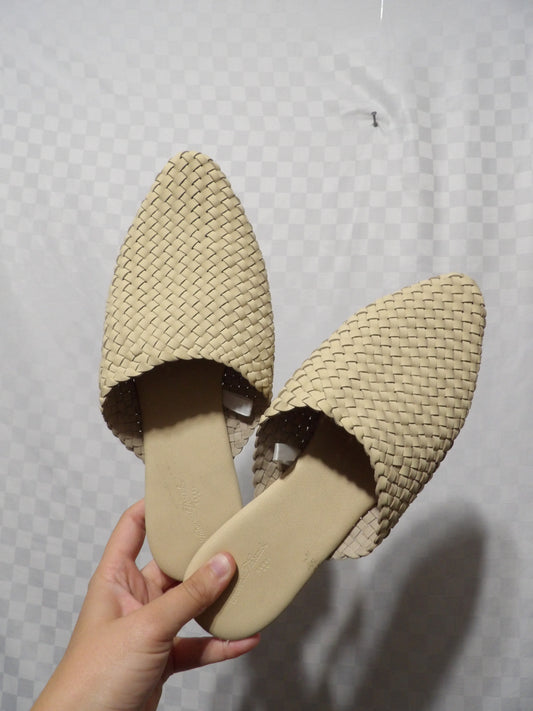 UNIVERSAL THREAD Woven Mules | 8 1/2