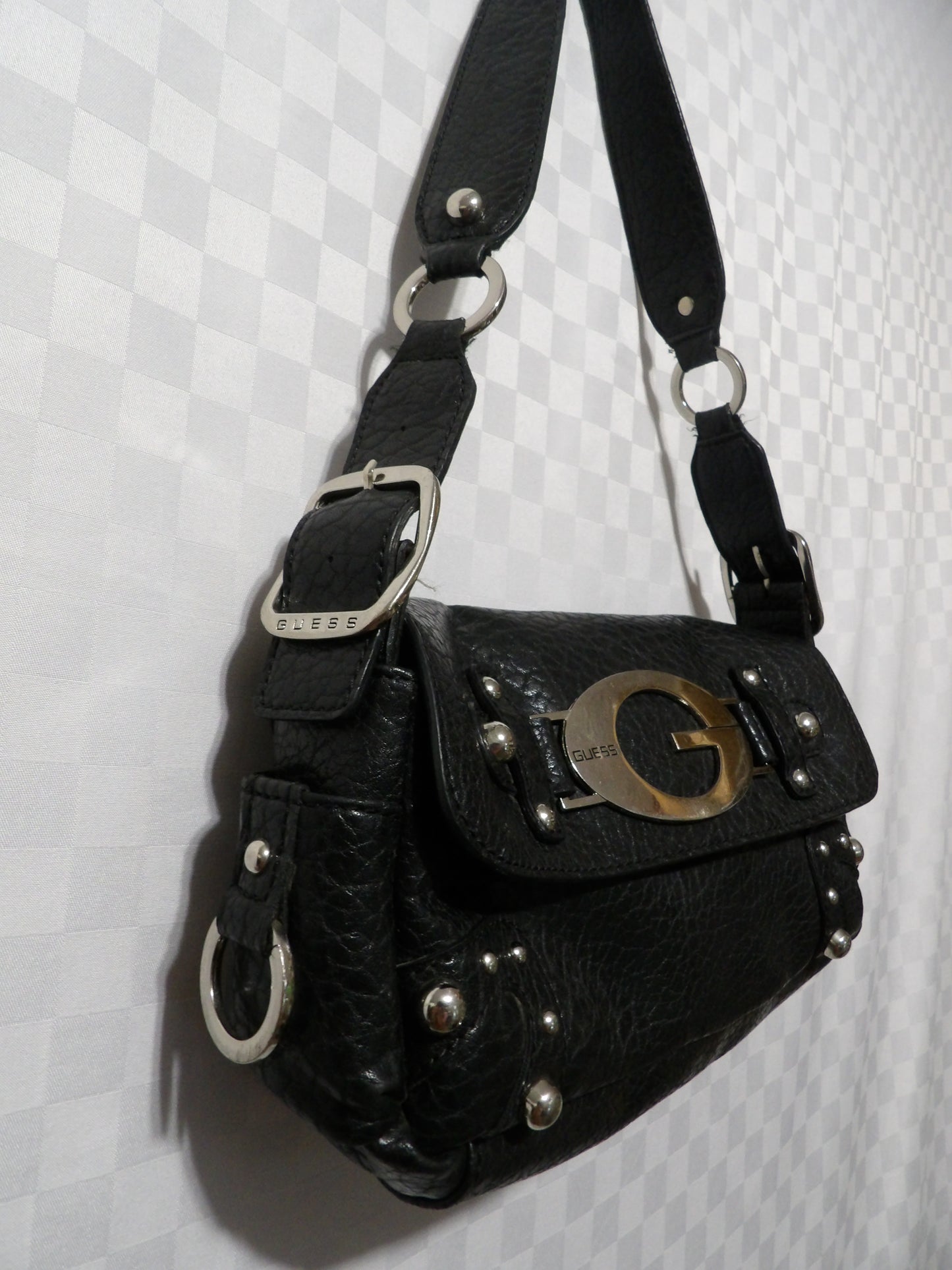 VINTAGE Y2K Leather Guess Purse | OS