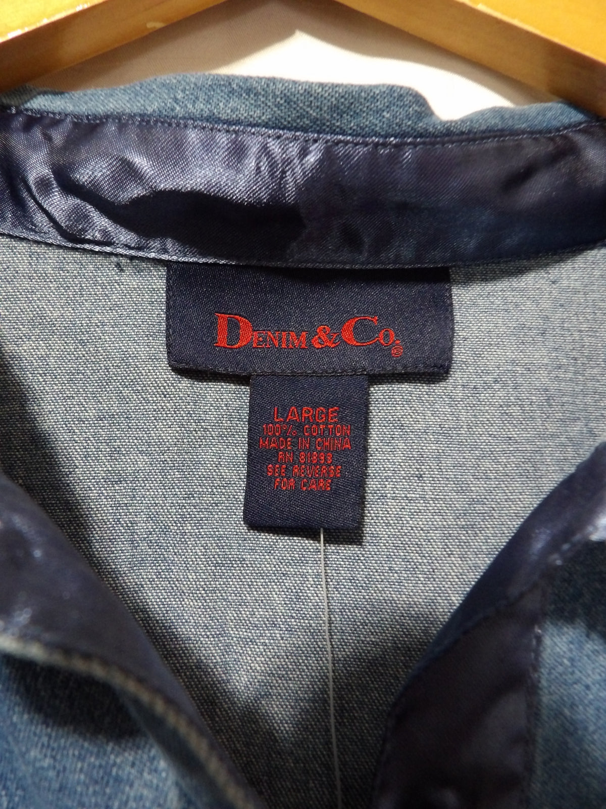 DENIM&CO. Denim Button Up | L