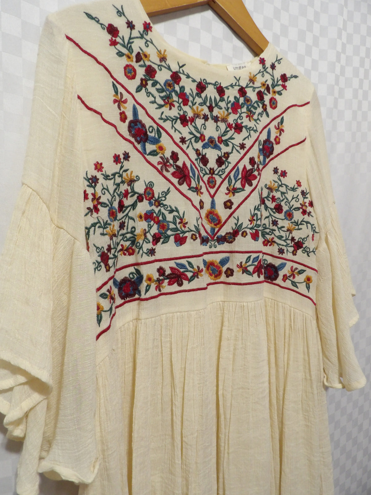 UMGEE Flowy Embroidered Tunic | M