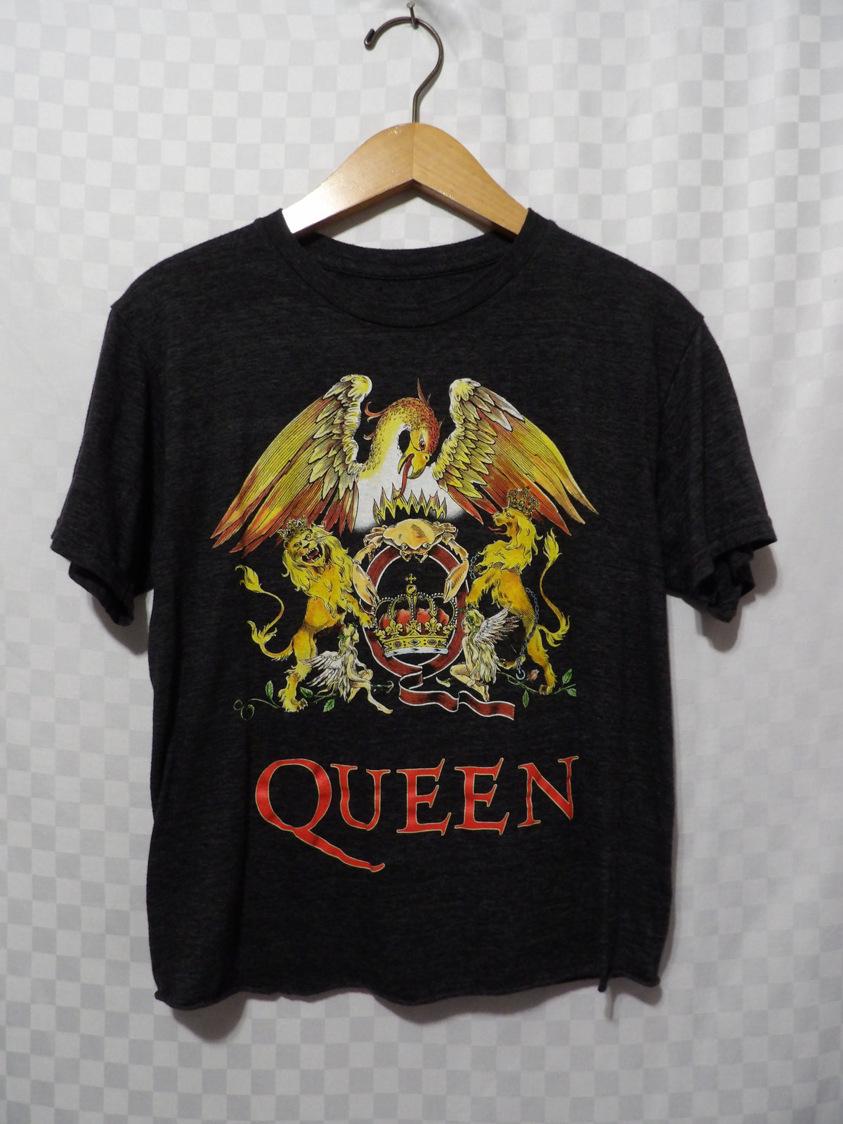 Queen Cropped Band Tee | M