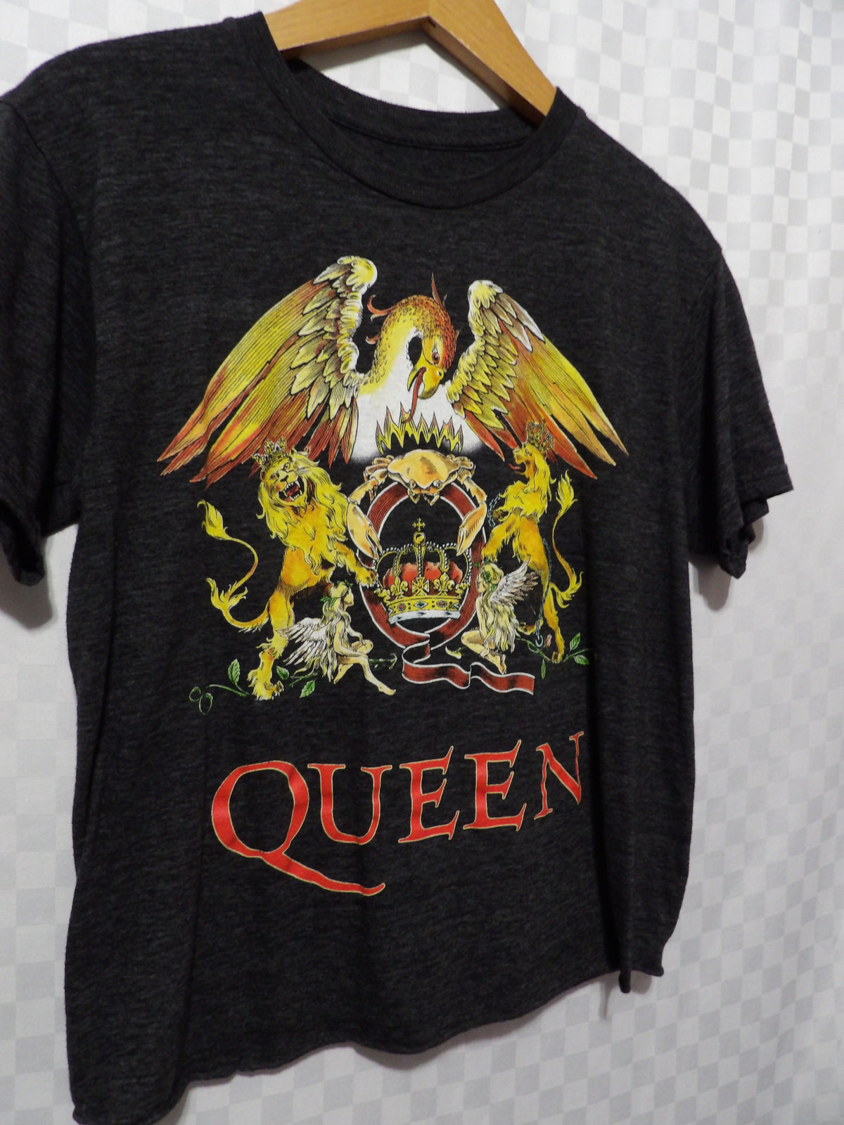 Queen Cropped Band Tee | M