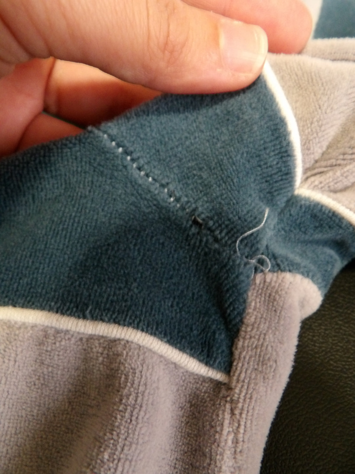 TRENT Vintage Velour Sweater | L