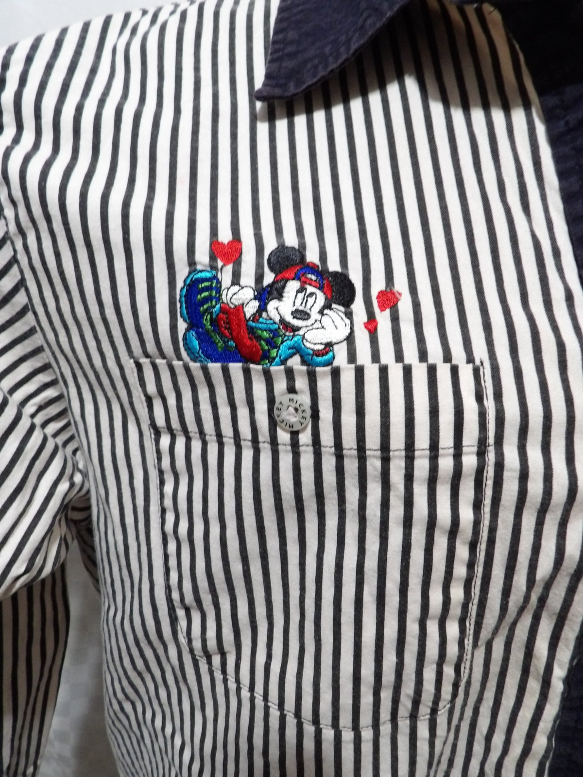 MICKEY UNLIMITED Vintage Embroidered Mickey Striped Button Up | M