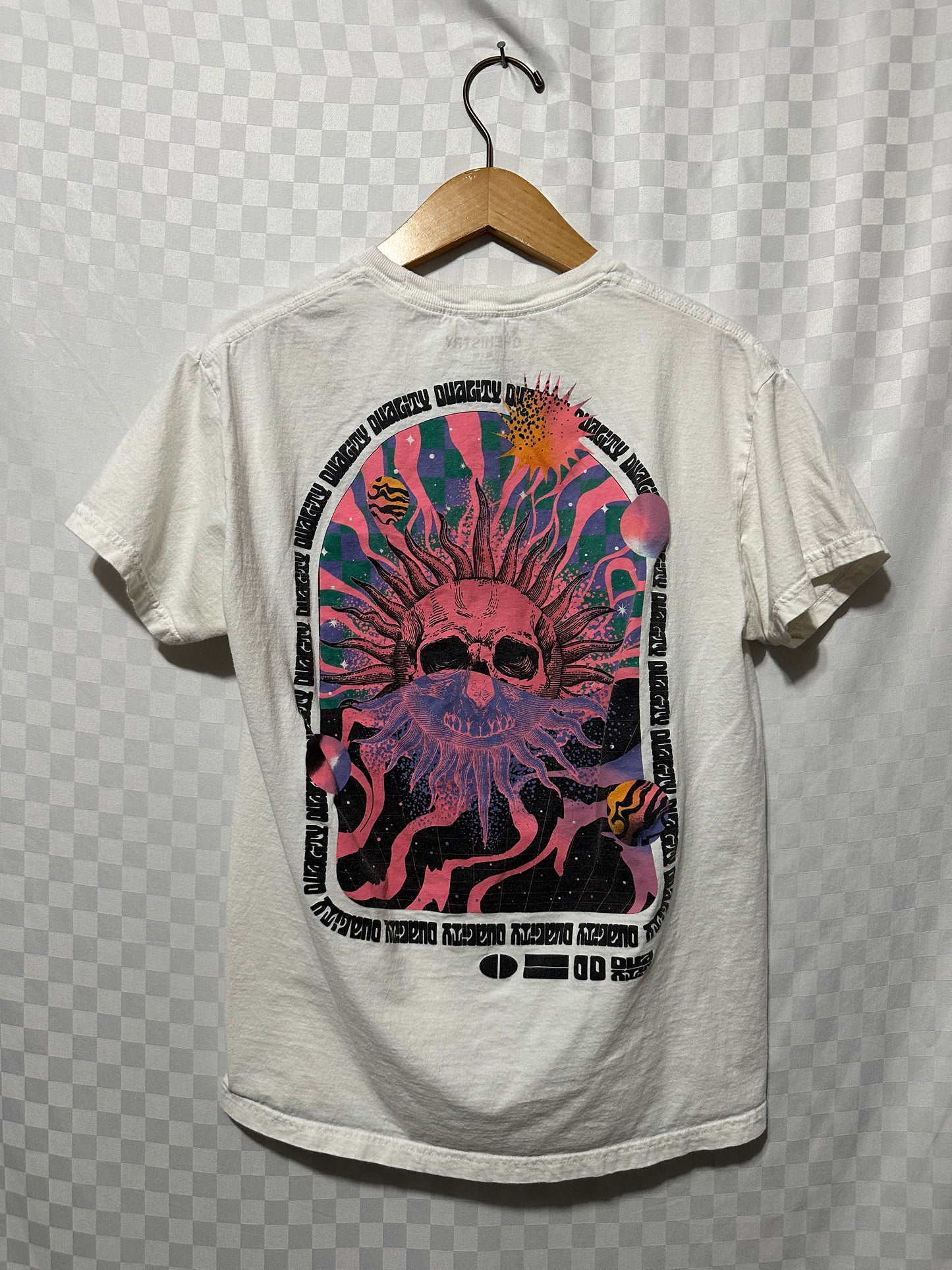 CHEMISTRY Graphic Tee | M