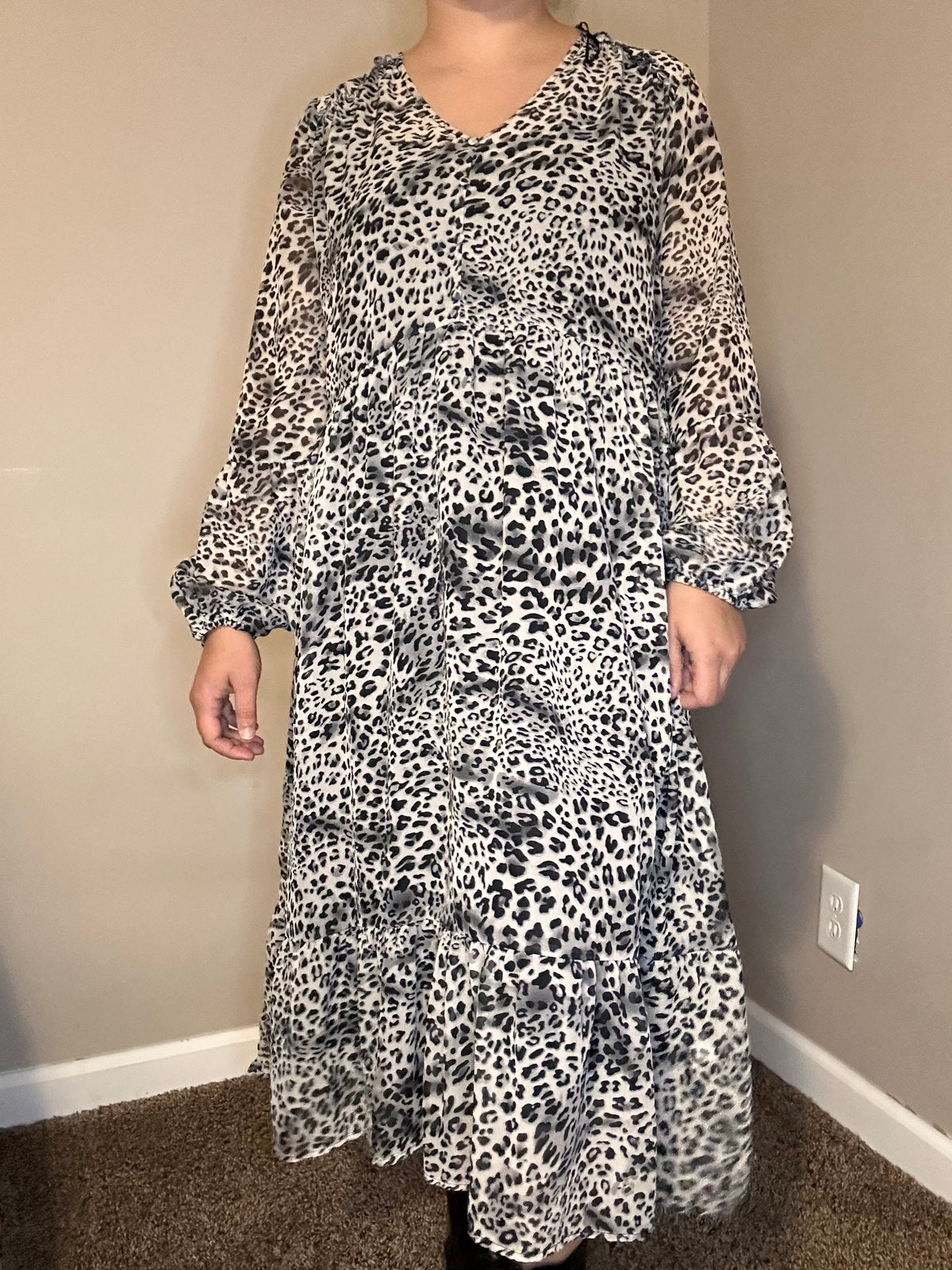 GIGIO Tiered Long Sleeve Leopard Print Dress | L