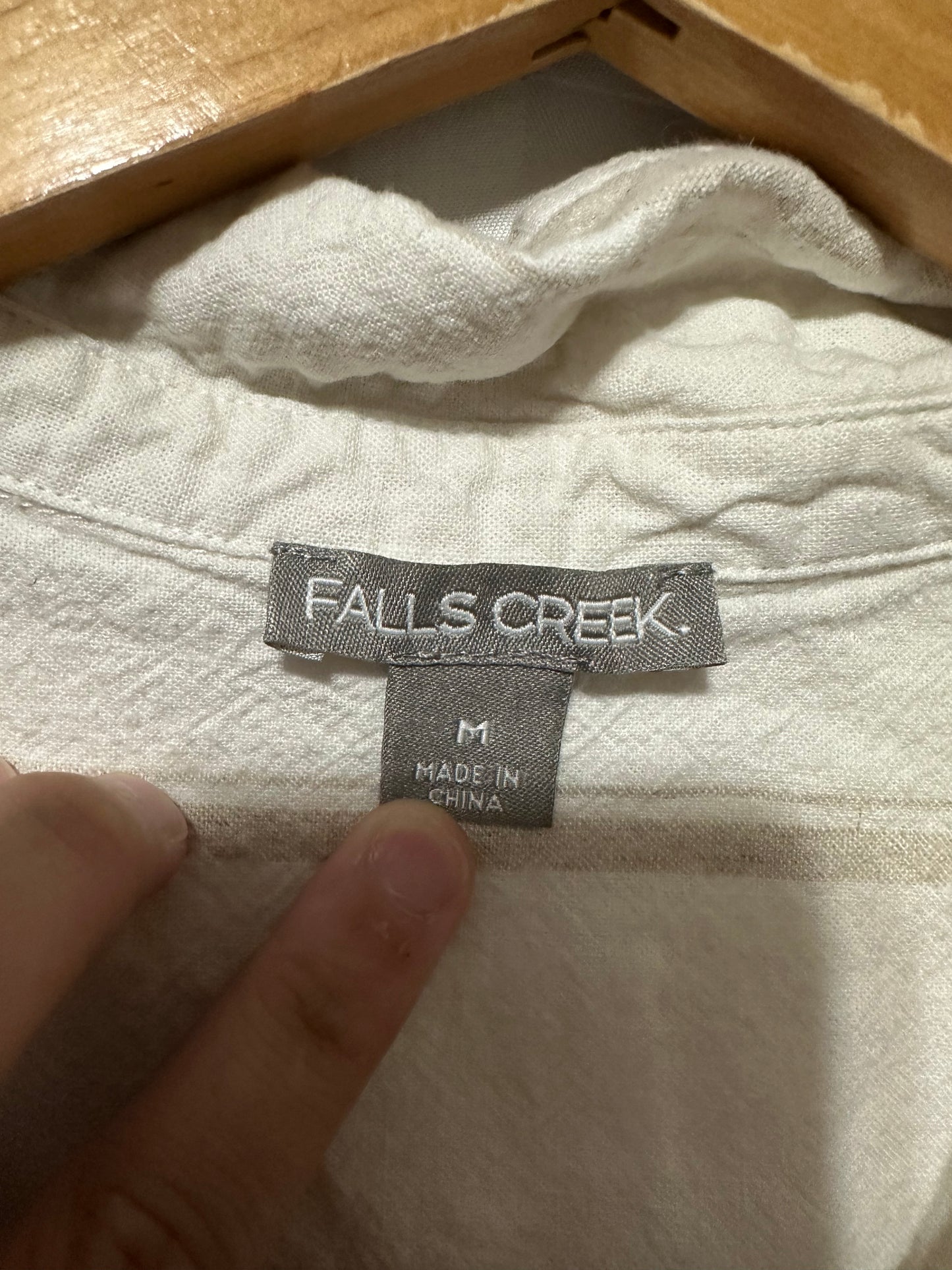 FALLS CREEK Cropped Button-Up Blouse | M