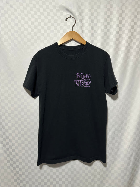 CALL YOUR MAMA Good Vibes Tee | M