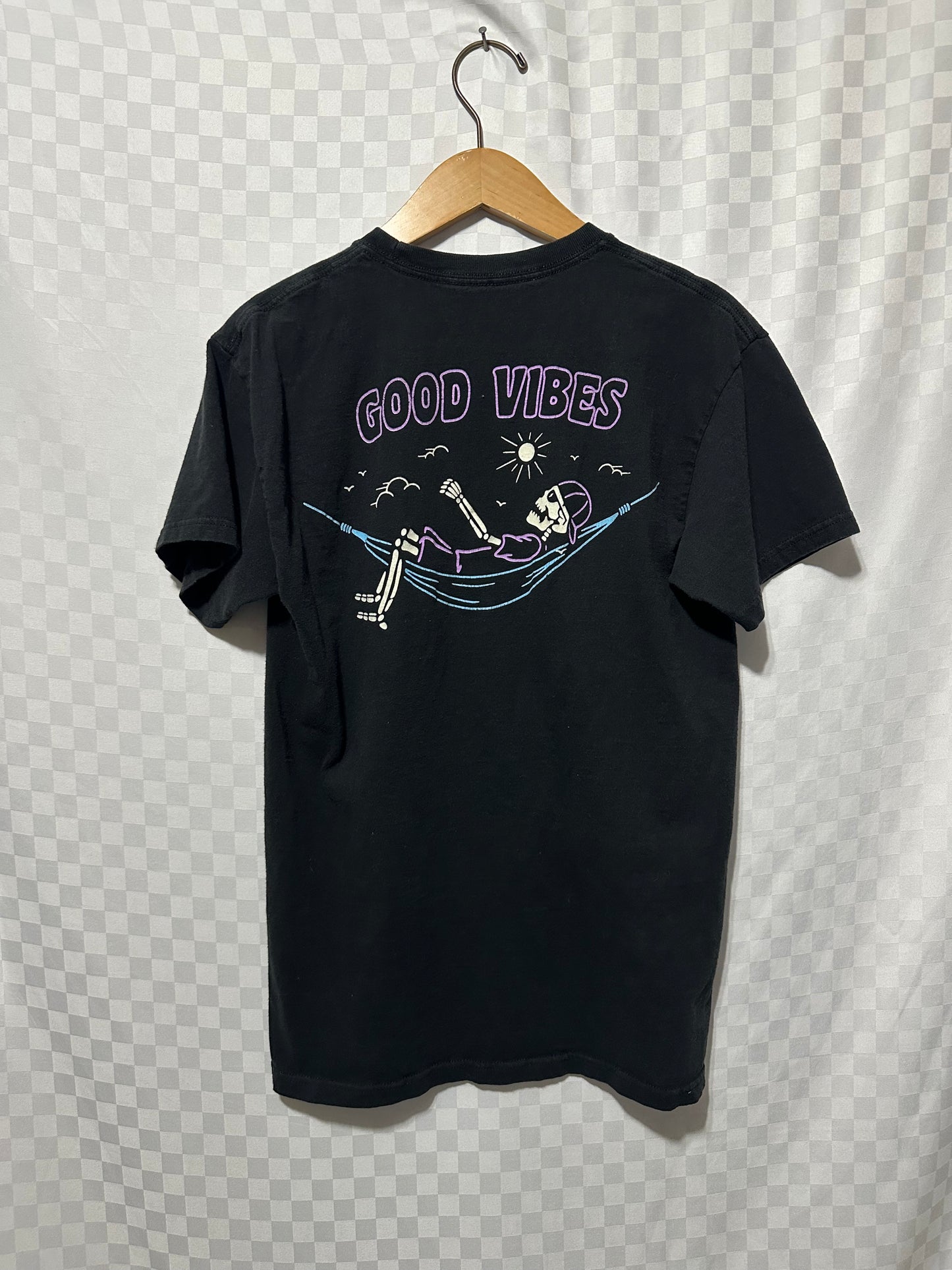 CALL YOUR MAMA Good Vibes Tee | M