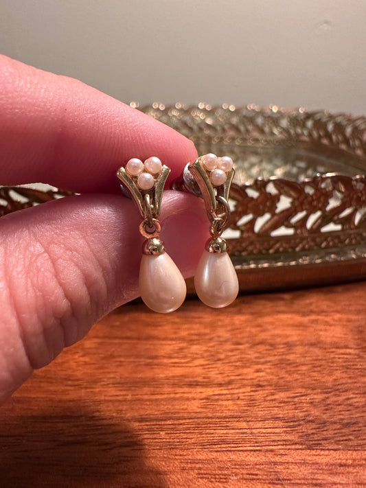 VINTAGE Faux Pearl + Gold Tone Dangly Earrings